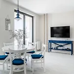 Blue Marina - Okrzei Residence - By Lion Apartments 公寓 索波特