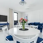 Blue Marina - Okrzei Residence - By Lion Apartments 公寓