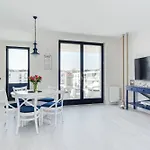 Blue Marina - Okrzei Residence - By Lion Apartments