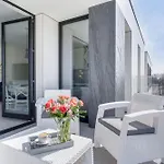 Blue Marina - Okrzei Residence - By Lion Apartments 公寓 索波特