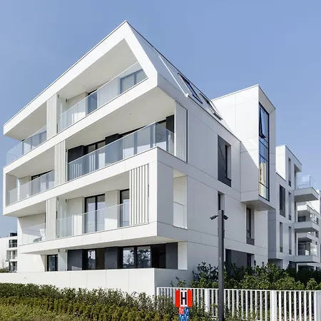 Blue Marina - Okrzei Residence - By Lion Apartments 公寓 索波特