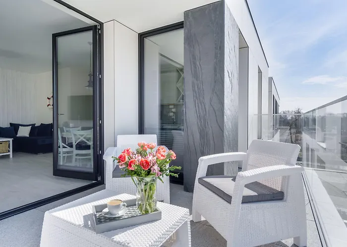 Blue Marina - Okrzei Residence - By Lion Apartments Lägenhet *